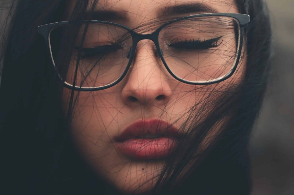 beautiful woman brunette close up 2067989