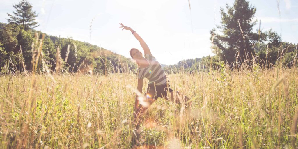 AOL0460 yoga outdoors 2400x1200